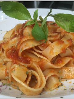 Una foto de Tagliatelle al pomodoro semplice