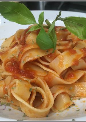 Foto principal de Tagliatelle al pomodoro semplice
