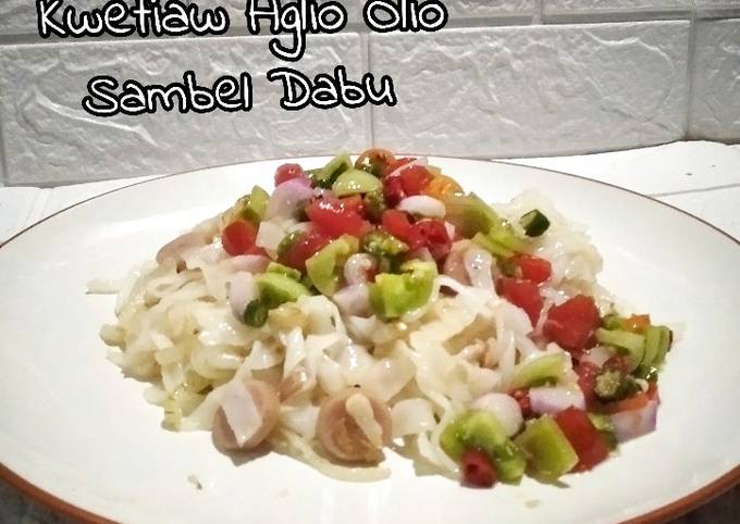 Cara membuat *Kwetiaw Aglio Olio Sambel Dabu* Cara membuat *Kwetiaw Aglio Olio Sambel Dabu*