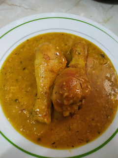 Una foto de Jamoncitos de pollo en pepitoria