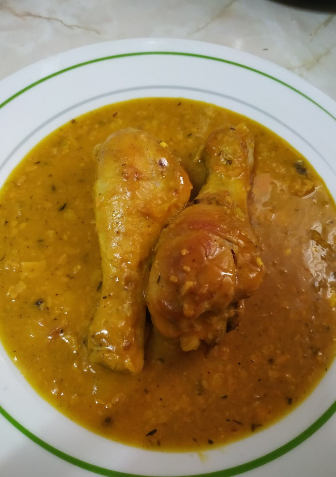 Una foto de Jamoncitos de pollo en pepitoria