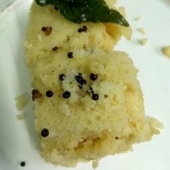 A picture of Dhokla.