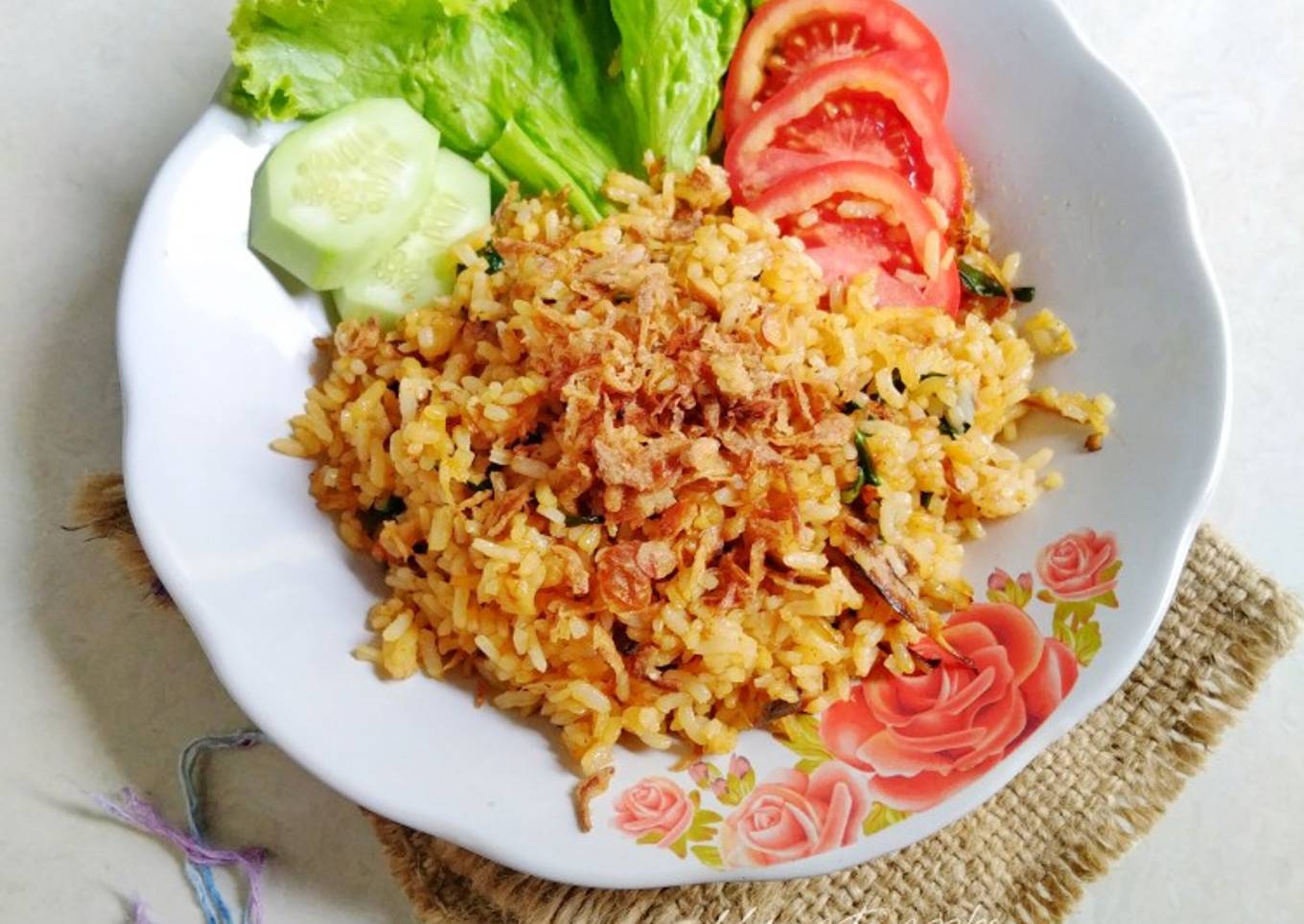 Nasi goreng ikan asin