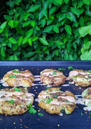 A picture of Smashed potatoes 🥔.