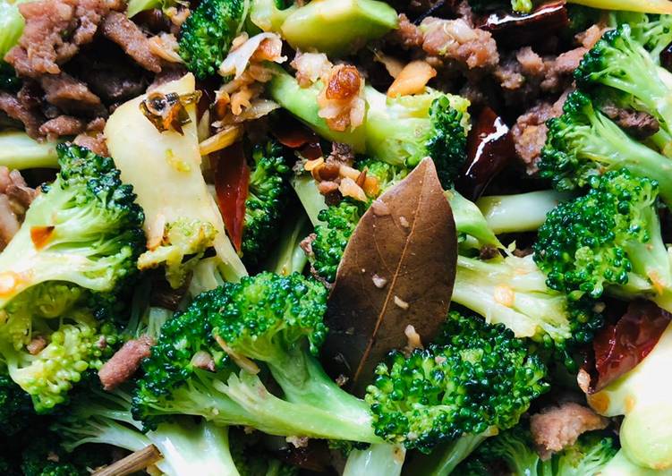 Tumis brokoli daging cincang