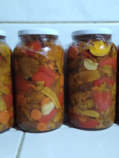 Una foto de Hongos de Eucalipto en Escabeche