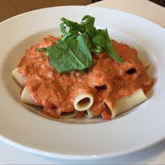 A picture of Tomato Cream Sauce.