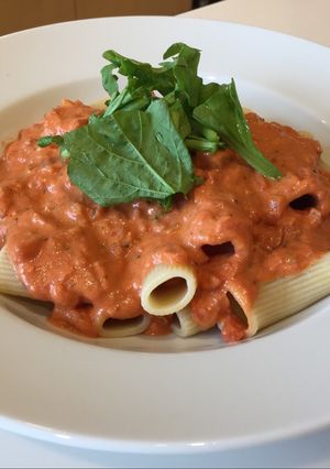 A picture of Tomato Cream Sauce.