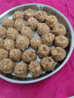 અડદિયા પાક (Adadiya Paak Recipe In Gujarati) રેસીપી મુખ્ય ફોટો