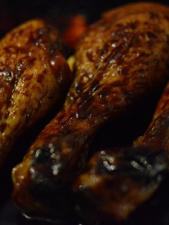 Una foto de Jamoncitos de pollo al curry, miel y limón