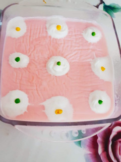 A picture of Strawberry Custard.