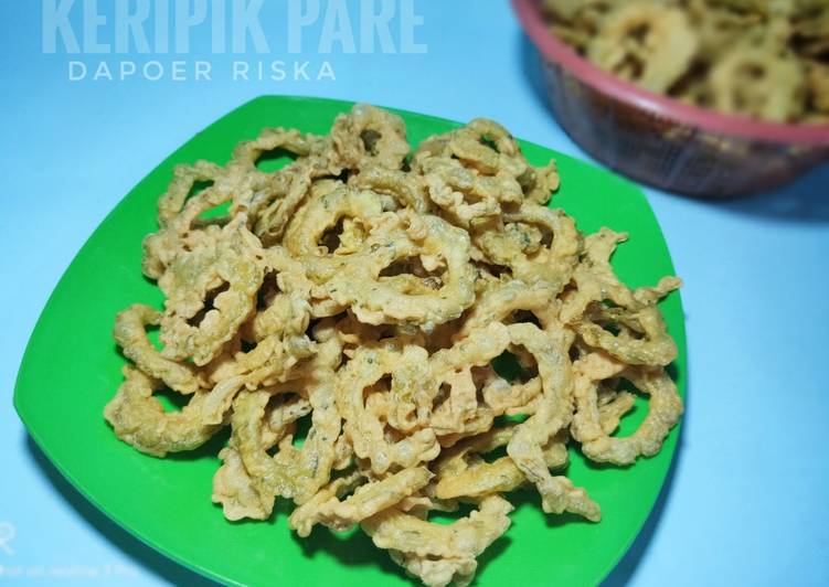 Proses Menyiapkan Keripik pare yang Lezat Sekali