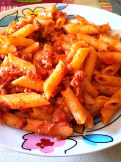 Una foto de Macarrones con carne picada y paté