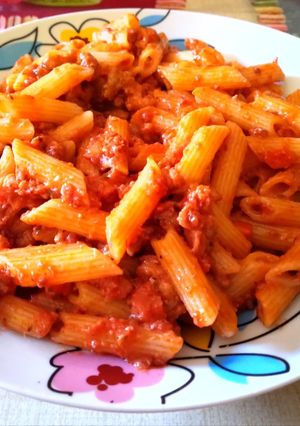 Una foto de Macarrones con carne picada y paté