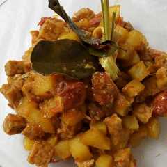 รูปของ Sambel goreng kentang tempe