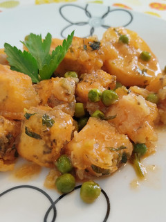 Una foto de Tofu con patatas a la Marinera