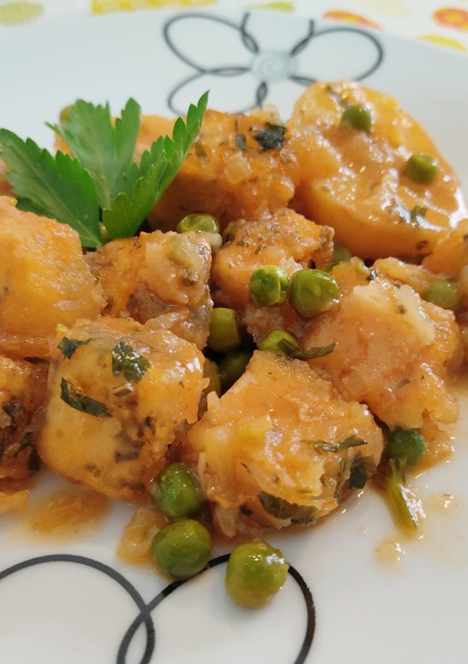 Una foto de Tofu con patatas a la Marinera