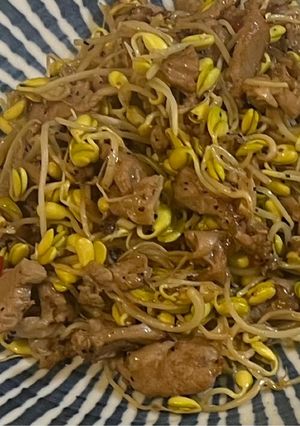 黑胡椒豬肉炒豆芽 的食譜成品照片