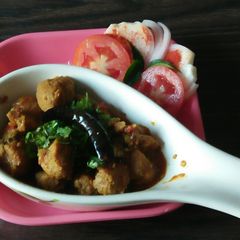 A picture of सोया chunks मसाला.