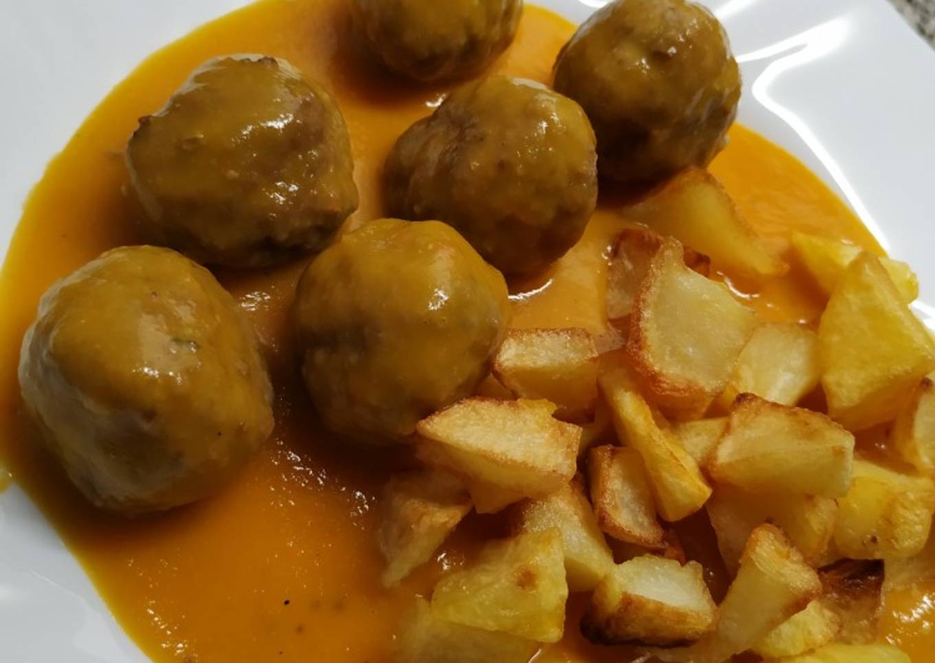 Albóndigas en salsa