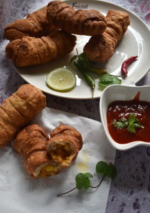 চিকেন ক্রিস্পি রোল(chicken crispy roll recipe in Bengali) রেসিপির প্রধান ছবি