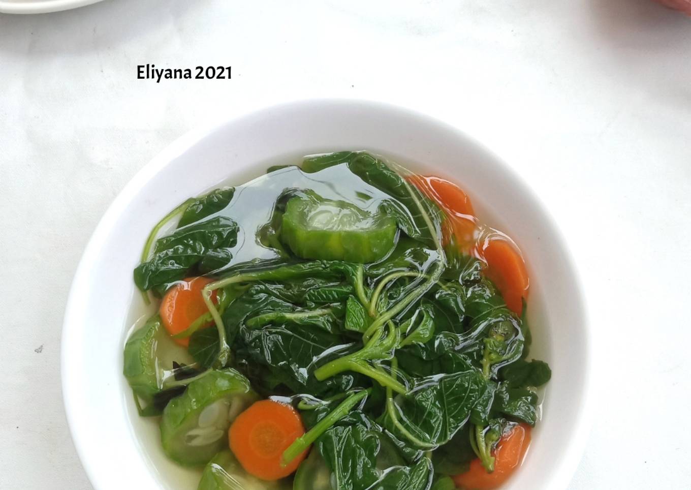 Bagaimana Menyiapkan Sayur bayam, Enak