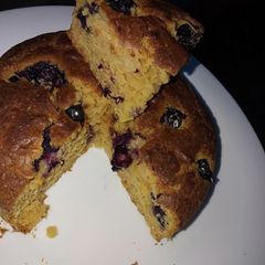 A picture of Blueberry lemon cake.