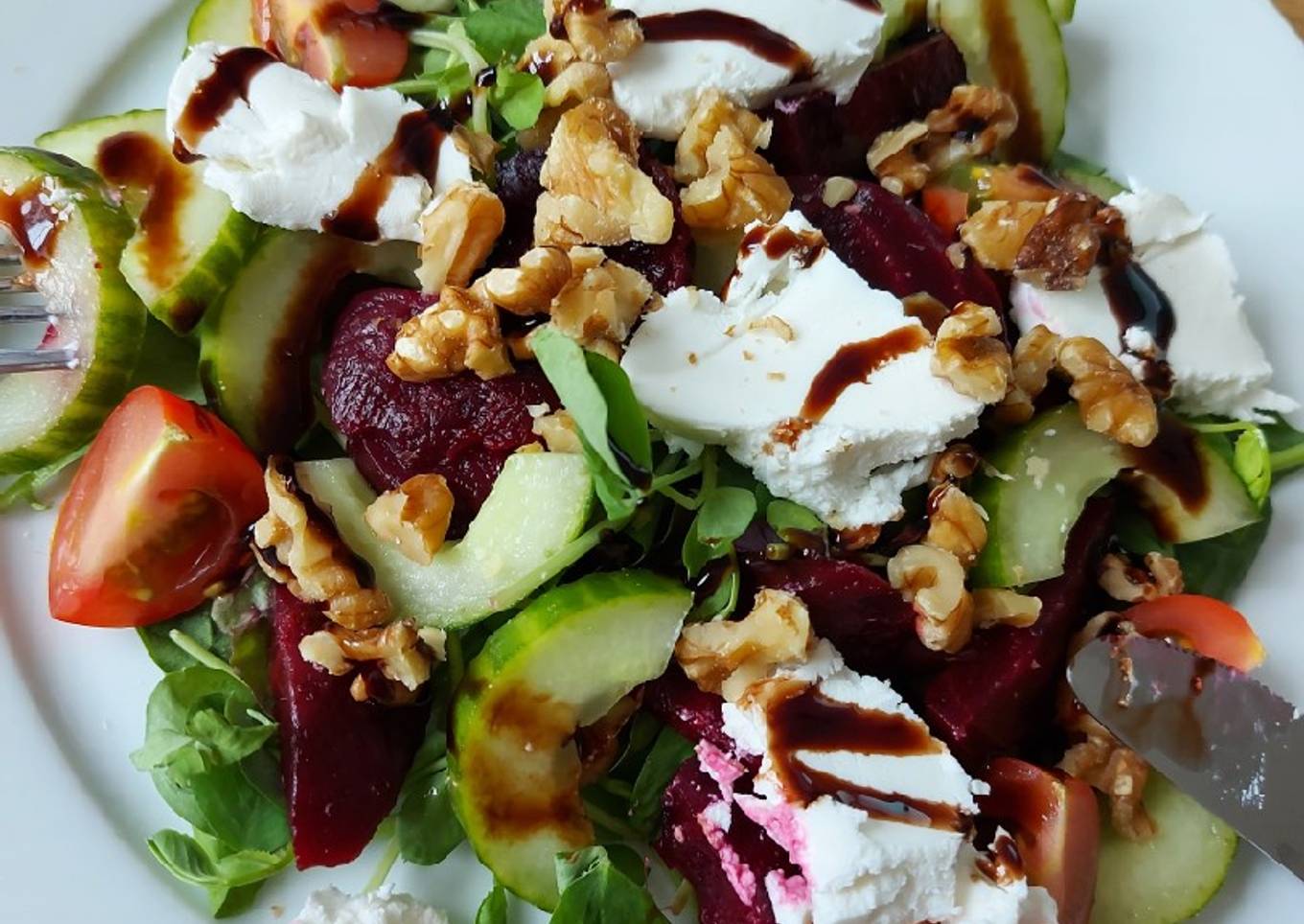 Goat's Cheese, Beetroot and Walnut Salad