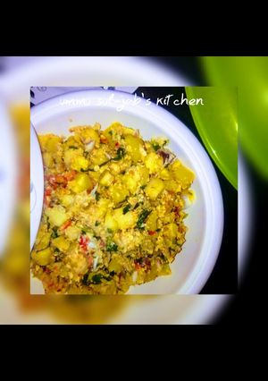 A picture of Jelouf Irish with an egg.