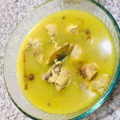 A picture of Chicken yakhni.