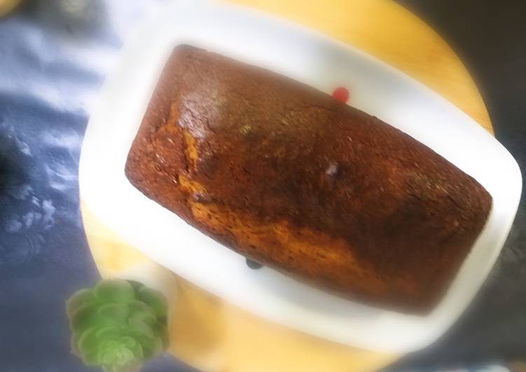 Bizcocho de limón y pistachos con harina de centeno