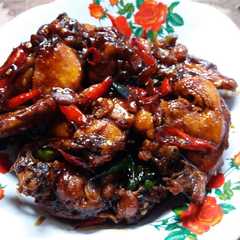 A picture of Ayam Kecap.