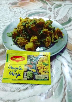 आलू गोभी की सब्जी (aloo gobi ki sabzi recipe in Hindi) रेसिपी मुख्य फोटो