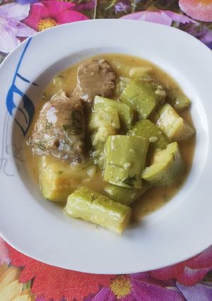 Φωτογραφία της συνταγής Μοσχάρι με κολοκυθάκια στην κατσαρόλα!!