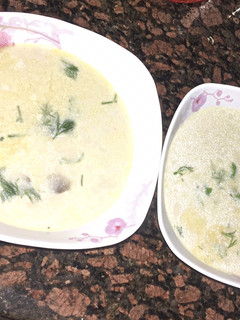 صورة لوصفة شوربة كريمة بالفراخ والمشروم 🥣