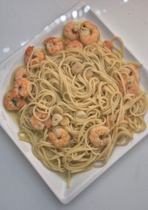 Una foto de Spaghettis con Langostinos al Ajillo