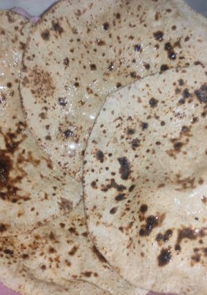 मुलायम रोटी (Soft roti recipe in hindi) रेसिपी मुख्य फोटो