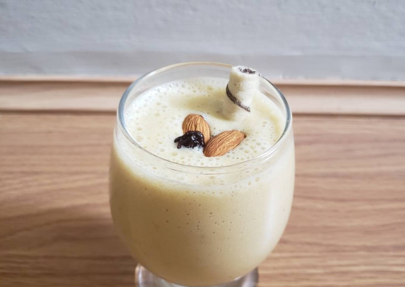 Tasty fruits and nuts milkshake