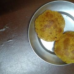 A picture of Aloo ki kachori.