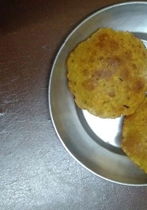 A picture of Aloo ki kachori.