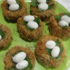 Baked bird nest snack A picture of Baked bird nest snack.