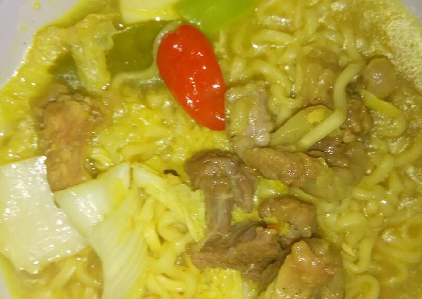 Mie kuah bumbu soto