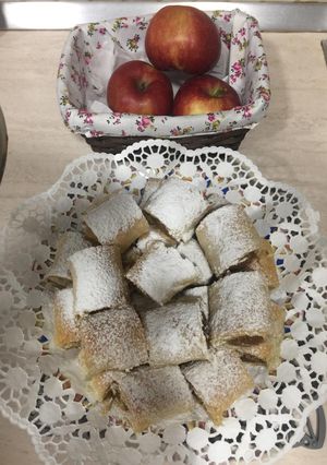 O poză a rețetei Plăcintă cu mere 😍💗.