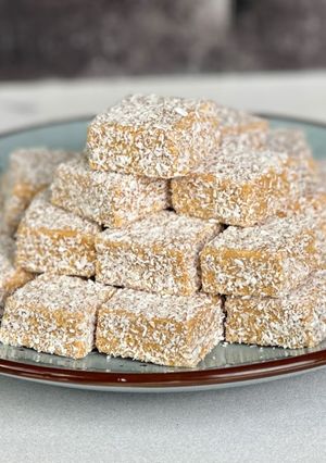 Una foto de Caramelos de coco y dulce de leche sin horno (fáciles y caseros)