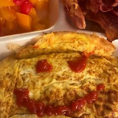 A picture of Happy Face omurice.