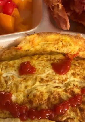 A picture of Happy Face omurice.