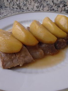 Una foto de Secreto de cerdo ibérico con salsa de manzana