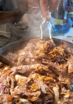 Una foto de Sanguchitos de carne en tiritas con vegetales