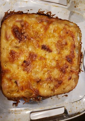 A picture of Cheesy ham & potatoes.