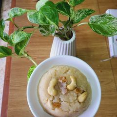 A picture of Semolina halwa.